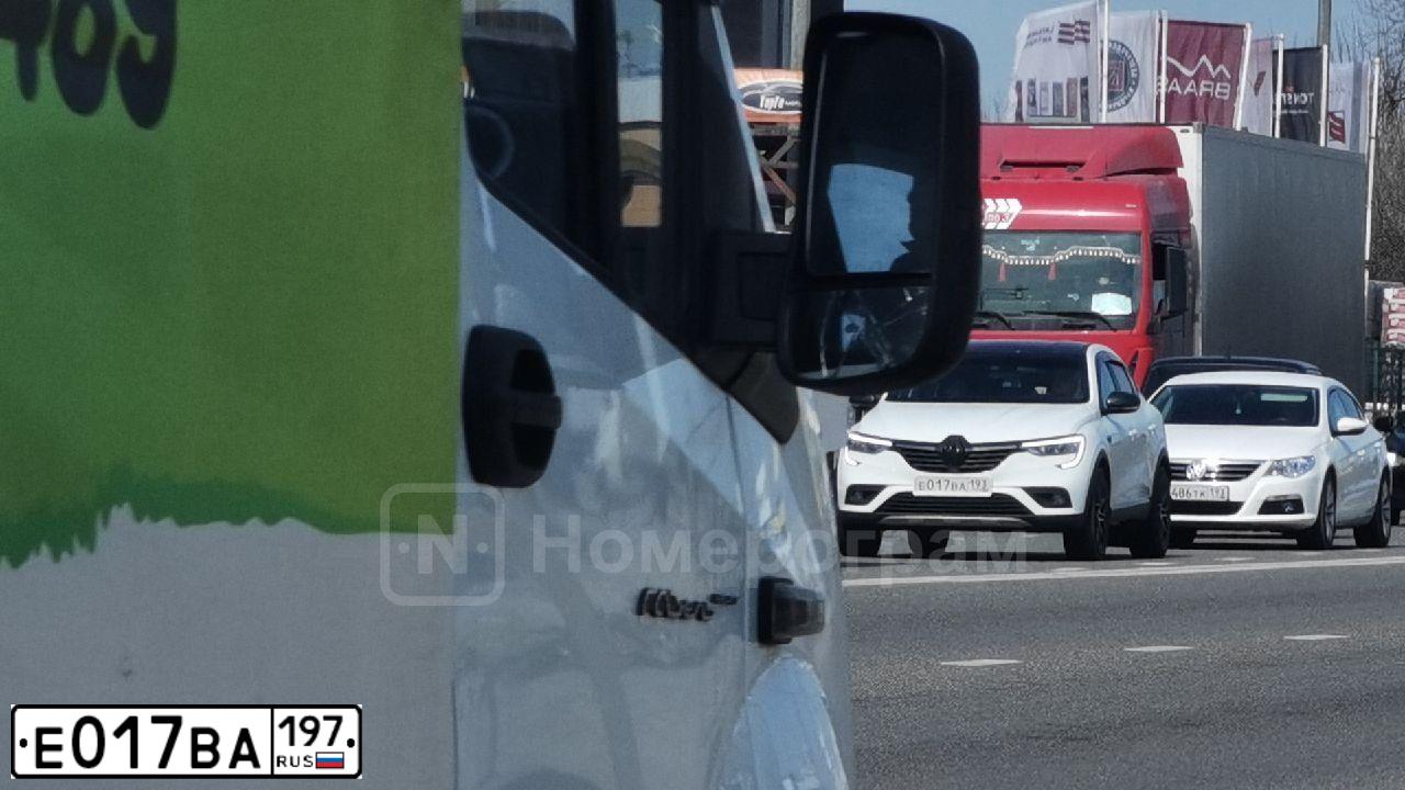 Фото автомобиля BMW 318I, 2010 — госномер Е656ТО797