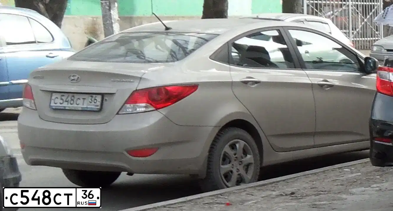 Фото автомобиля HYUNDAI SOLARIS, 2012 — госномер С548СТ36. Цвет: ТЕМНО-СЕРЫЙ