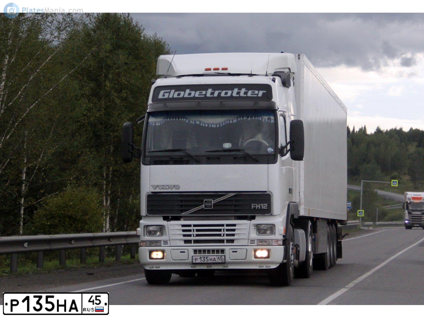Фото автомобиля VOLVO FH, 1999 — госномер Р135НА45