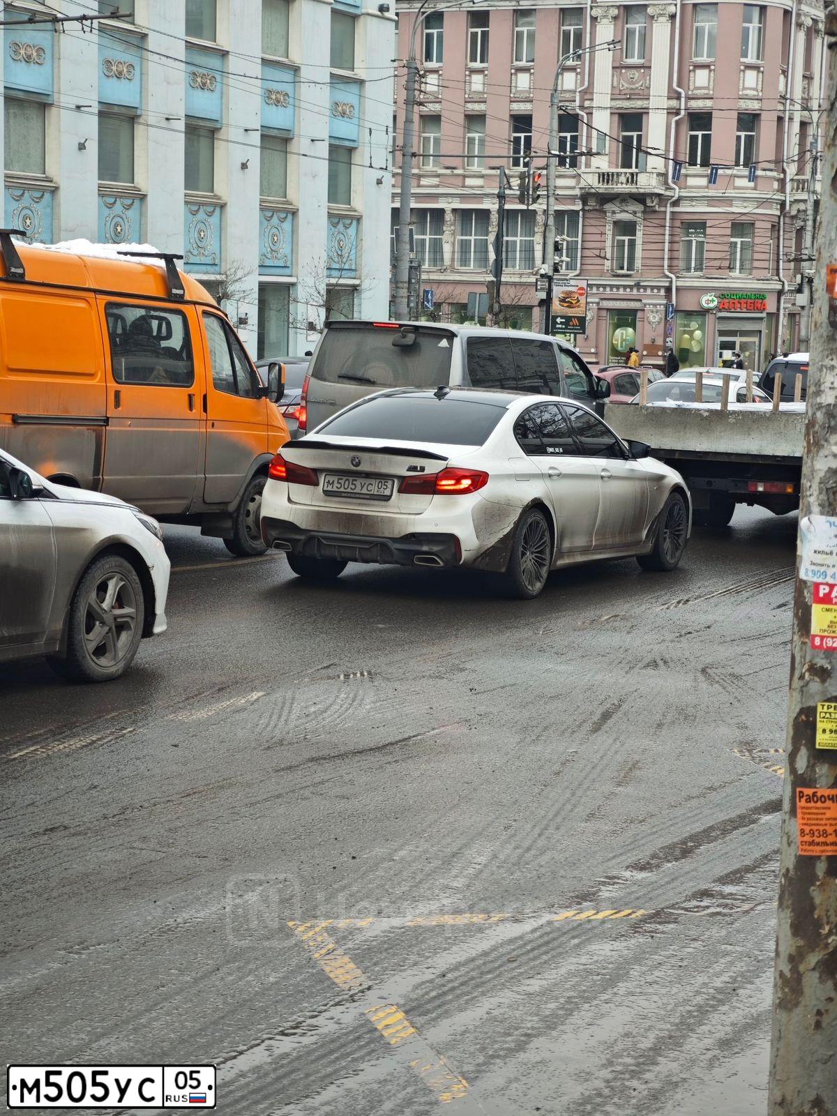 Фото автомобиля TOYOTA LANDCRUISER, 2003 — госномер М505УС05. Цвет: ЧЕРНЫЙ