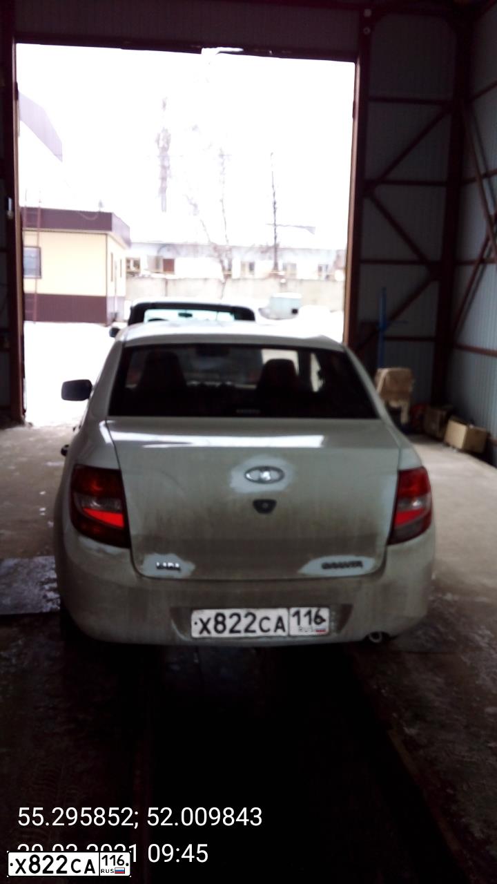 Фото автомобиля LADA 2190 GRANTA, 2013 — госномер Н314СУ18. Цвет: Белый