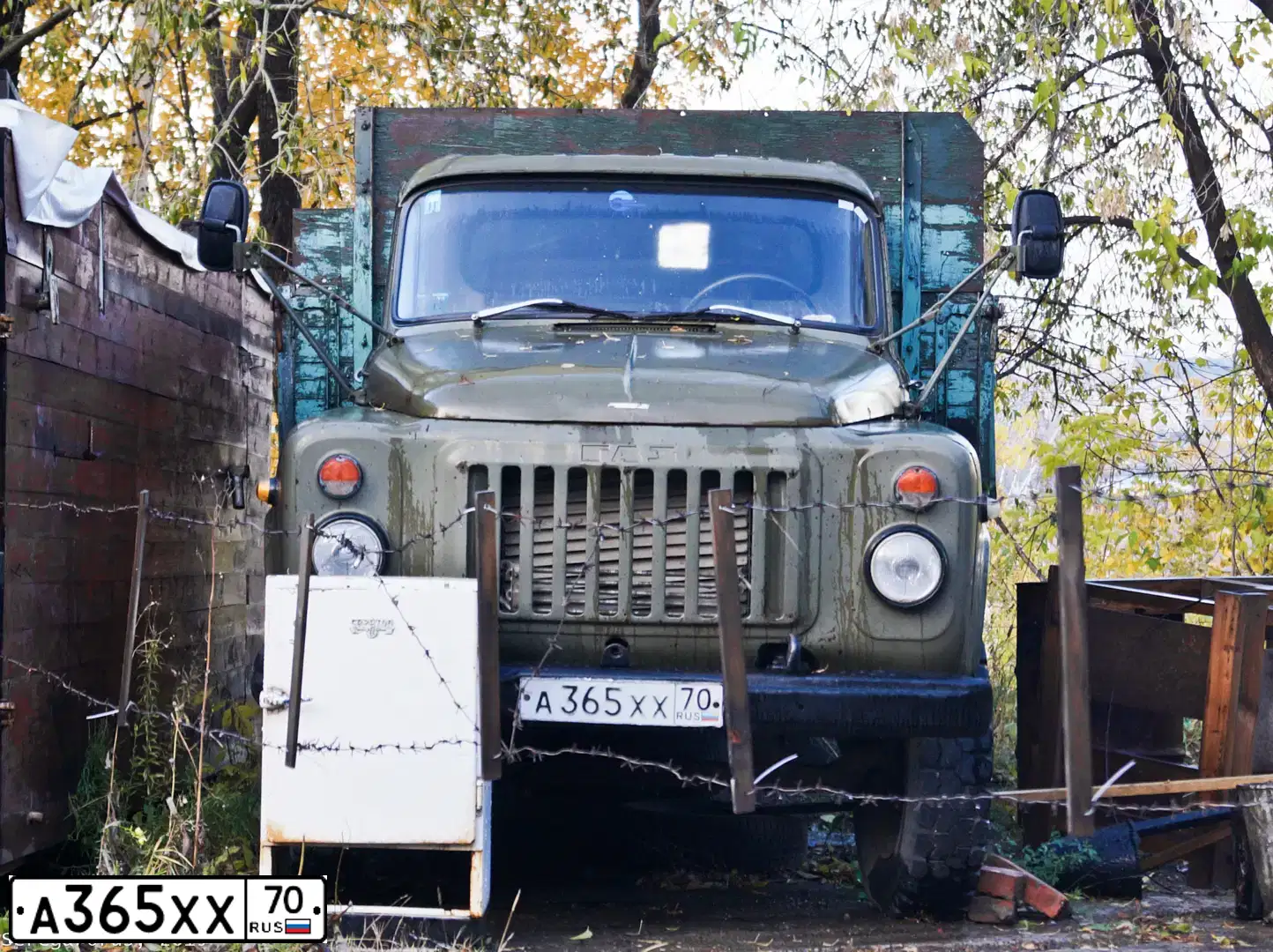 Фото автомобиля KUBAN G1, 1992 — госномер А365ХХ70. Цвет: Темно-зеленый