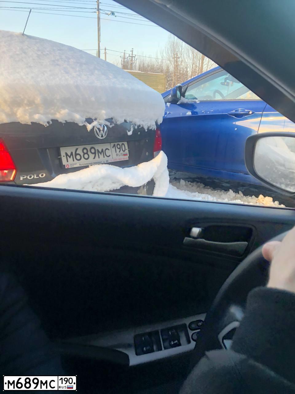 Фото автомобиля VOLKSWAGEN POLO, 2010 — госномер М689МС190. Цвет: СЕРЫЙ