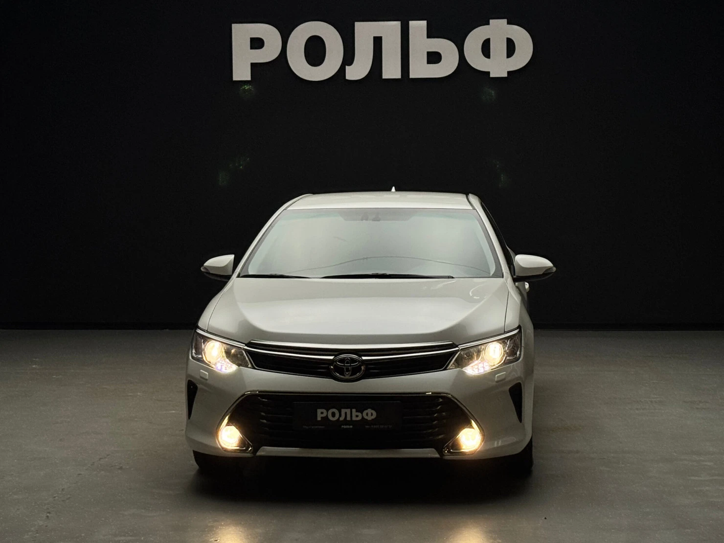 Фото автомобиля TOYOTA CAMRY, 2017 — госномер А925СУ123. Цвет: БЕЛЫЙ ПЕРЛАМУТР