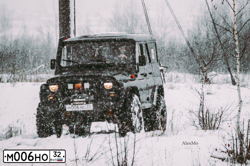 Фото автомобиля UAZ Z 3151 HUNTER, 2008 — госномер М006НО32. Цвет: АМУЛЕТ МЕТАЛЛИК