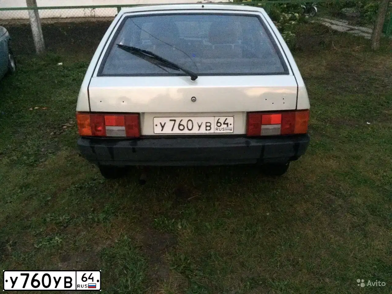 Фото автомобиля LADA 2109 SAMARA, 2005 — госномер У760УВ64. Цвет: МОЛОЧНО-БЕЛЫЙ СЕРЕБРИСТЫЙ