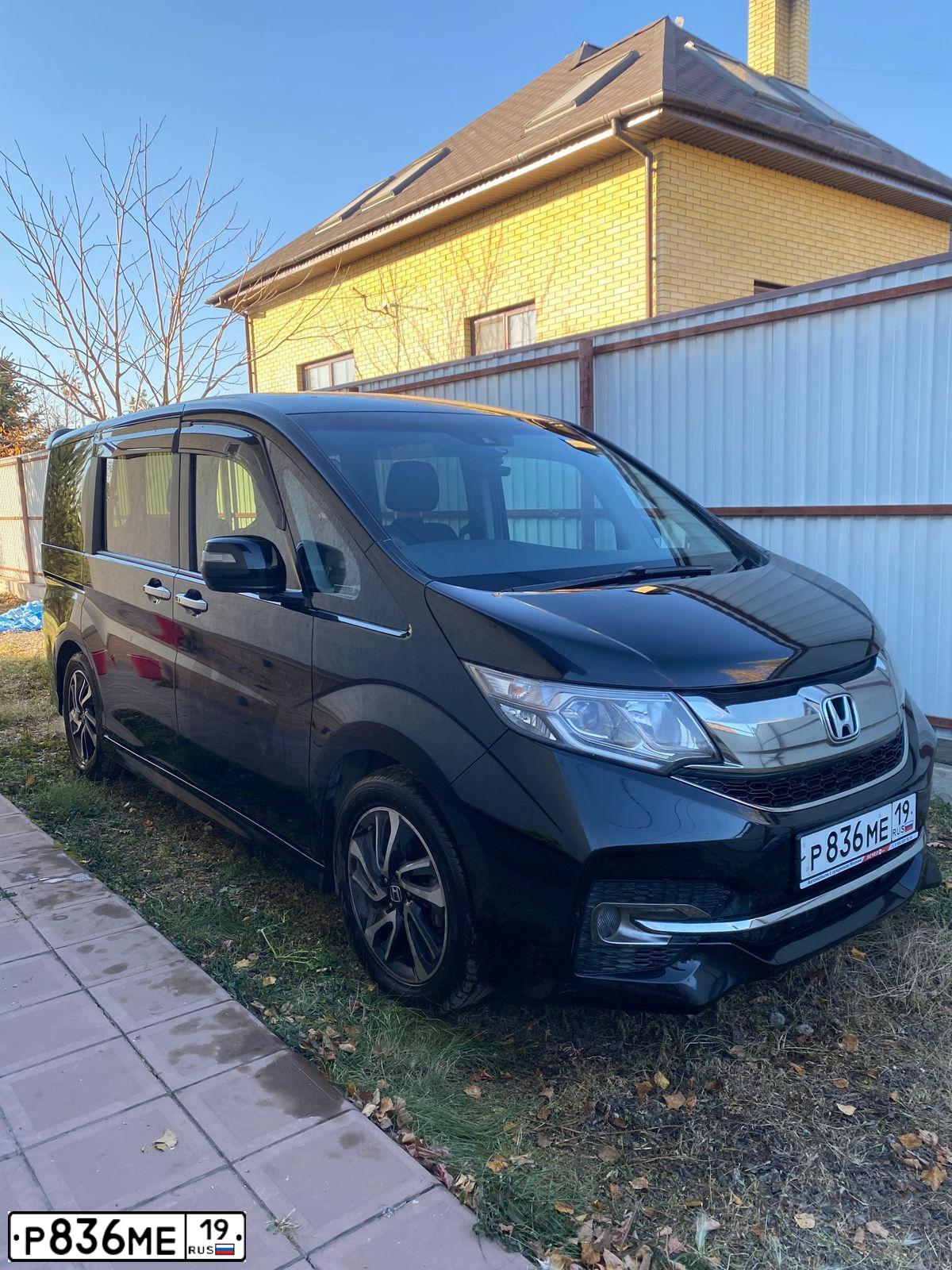 Фото автомобиля HONDA STEPWGN SPADA HONDA STEPWGN SPADA, 2015 — госномер Р836МЕ19. Цвет: Черный