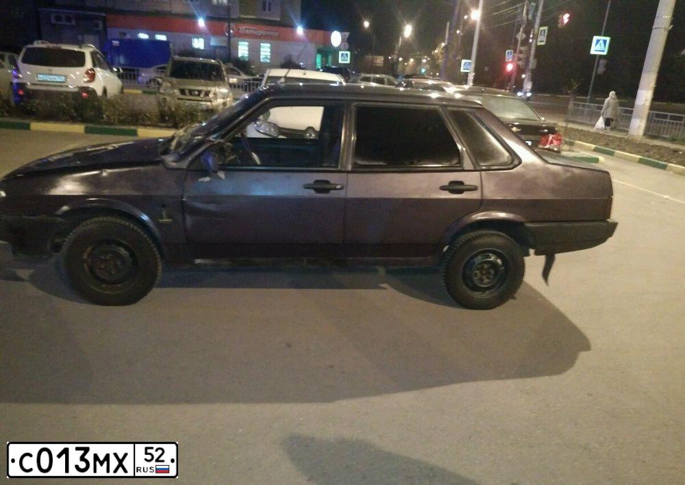 Фото автомобиля LADA 2109 SAMARA, 2001 — госномер С013МХ52. Цвет: ТЕМНО-ФИОЛЕТОВЫЙ