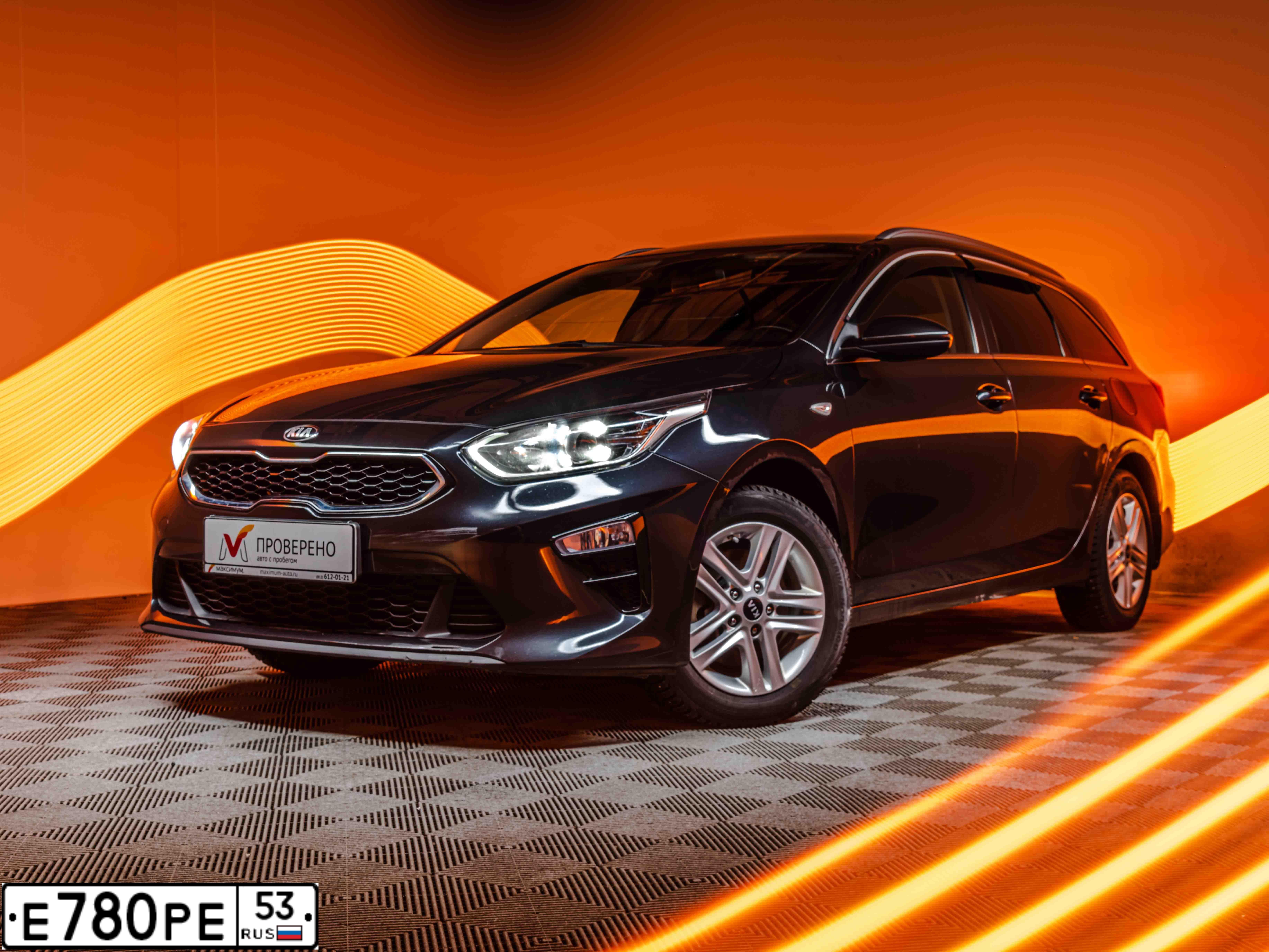 Фото автомобиля KIA CEE'D, 2019 — госномер Е780РЕ53. Цвет: ЧЕРНЫЙ ПЕРЛАМУТР