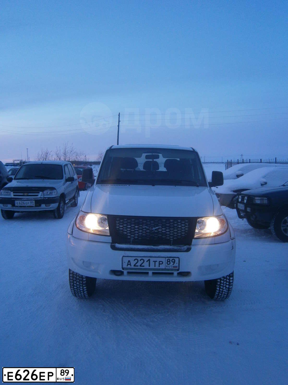 Фото автомобиля CHEVROLET T NIVA, 2003 — госномер Е626ЕР89. Цвет: Светло-Серебристый металлик