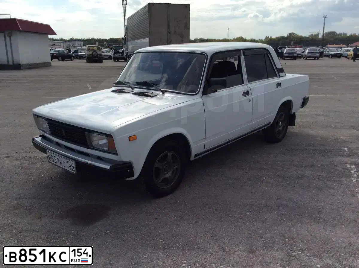 Фото автомобиля LADA 2105, 2007 — госномер Т955ЕР50. Цвет: БЕЛЫЙ