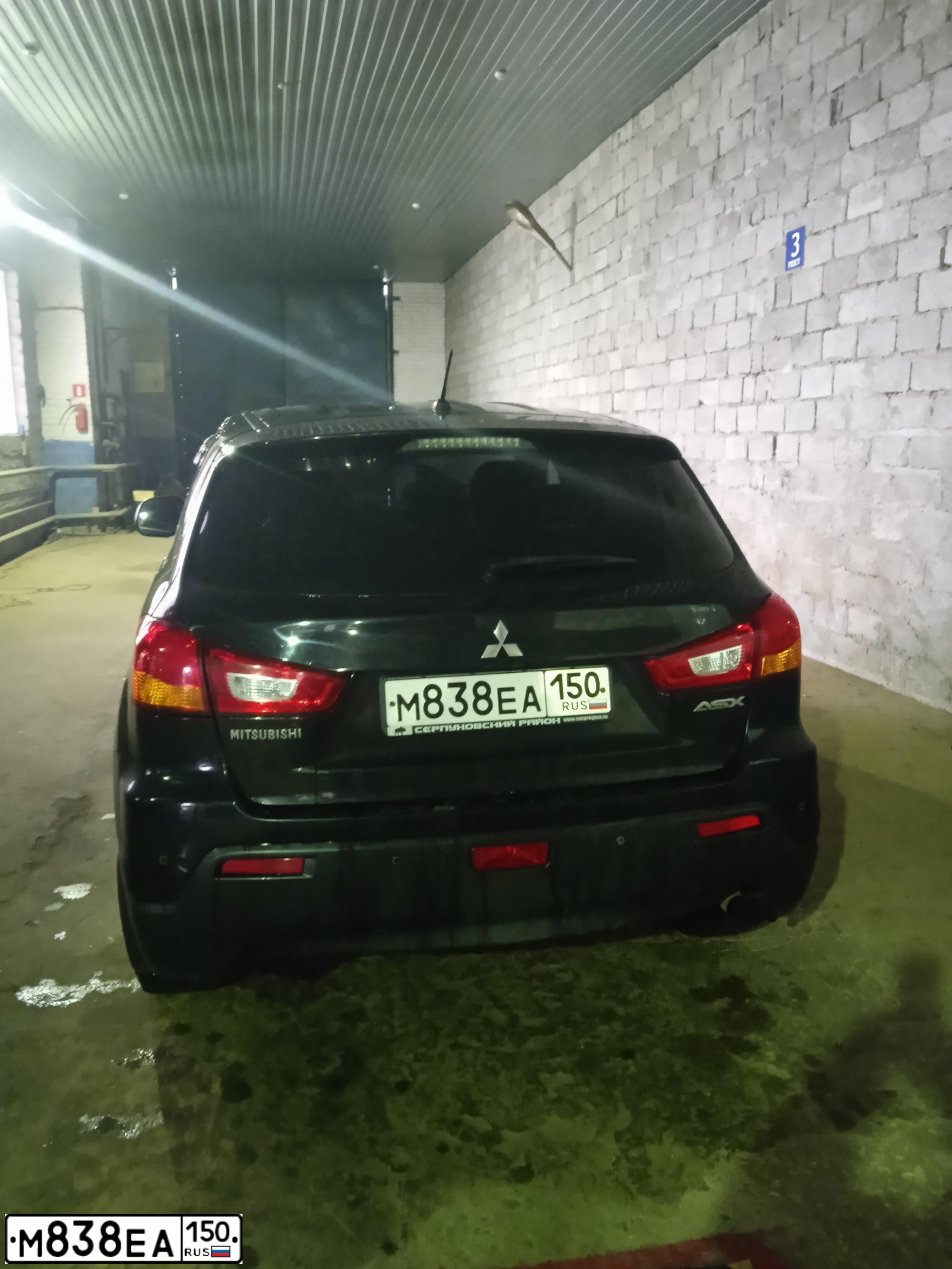 Фото автомобиля MITSUBISHI ASX, 2010 — госномер М838ЕА150. Цвет: ЧЕРНЫЙ