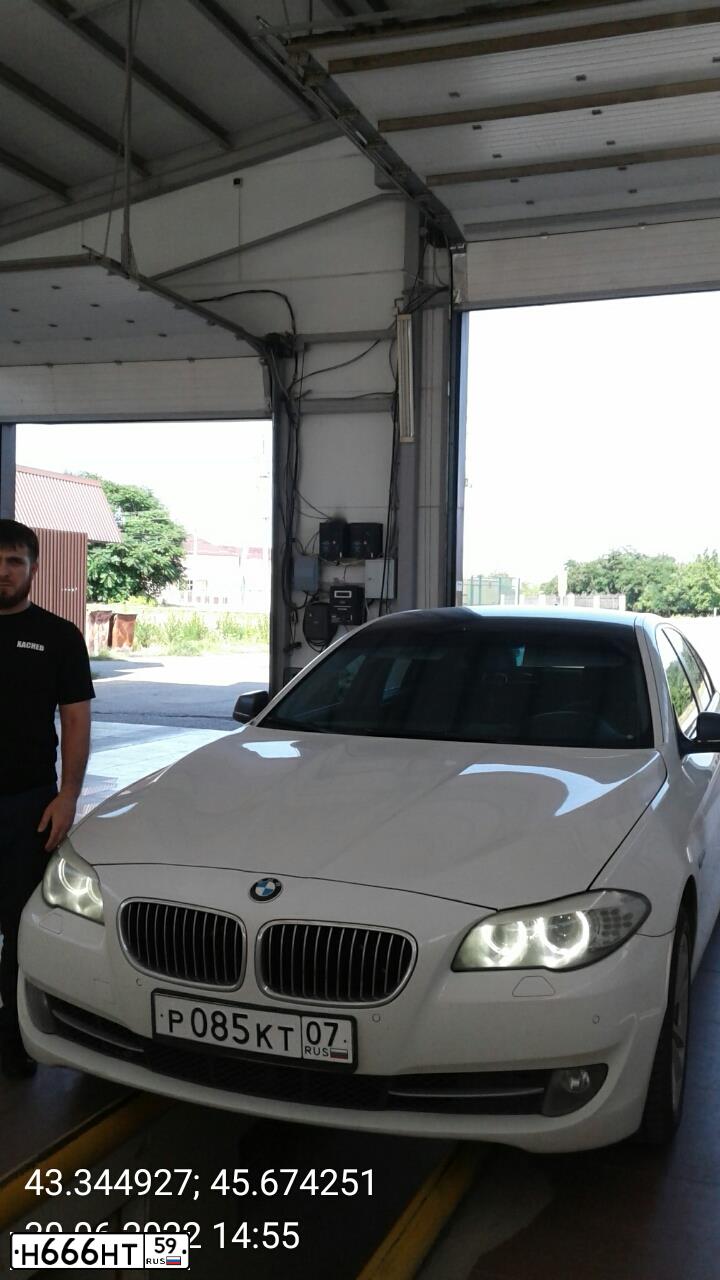 Фото автомобиля BMW W SERIE 5, 2012 — госномер Н666НТ59. Цвет: Белый