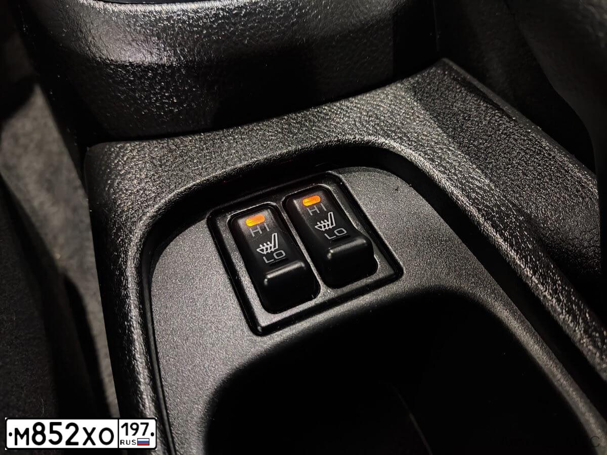 Фото автомобиля MITSUBISHI LANCER, 2007 — госномер В225УС177. Цвет: Серебристый