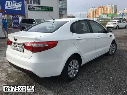 Фото автомобиля HYUNDAI SOLARIS, 2013 — госномер В875ХВ86. Цвет: ЧЕРНО-СЕРЫЙ