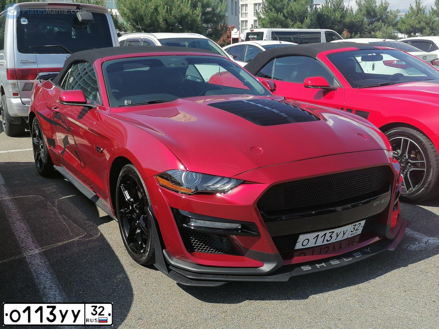 Фото автомобиля FORD MUSTANG, 2020 — госномер О113УУ32. Цвет: Красный