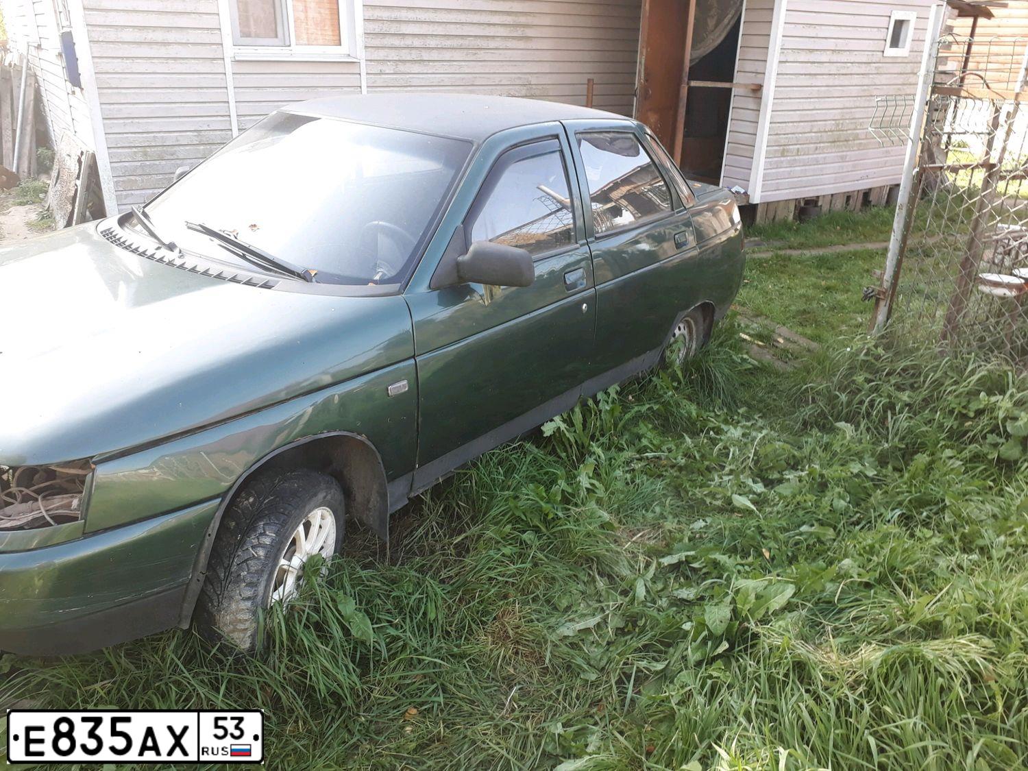 Фото автомобиля LADA 2110 LADA, 1999 — госномер Е835АХ53. Цвет: ЗЕЛЕНЫЙ