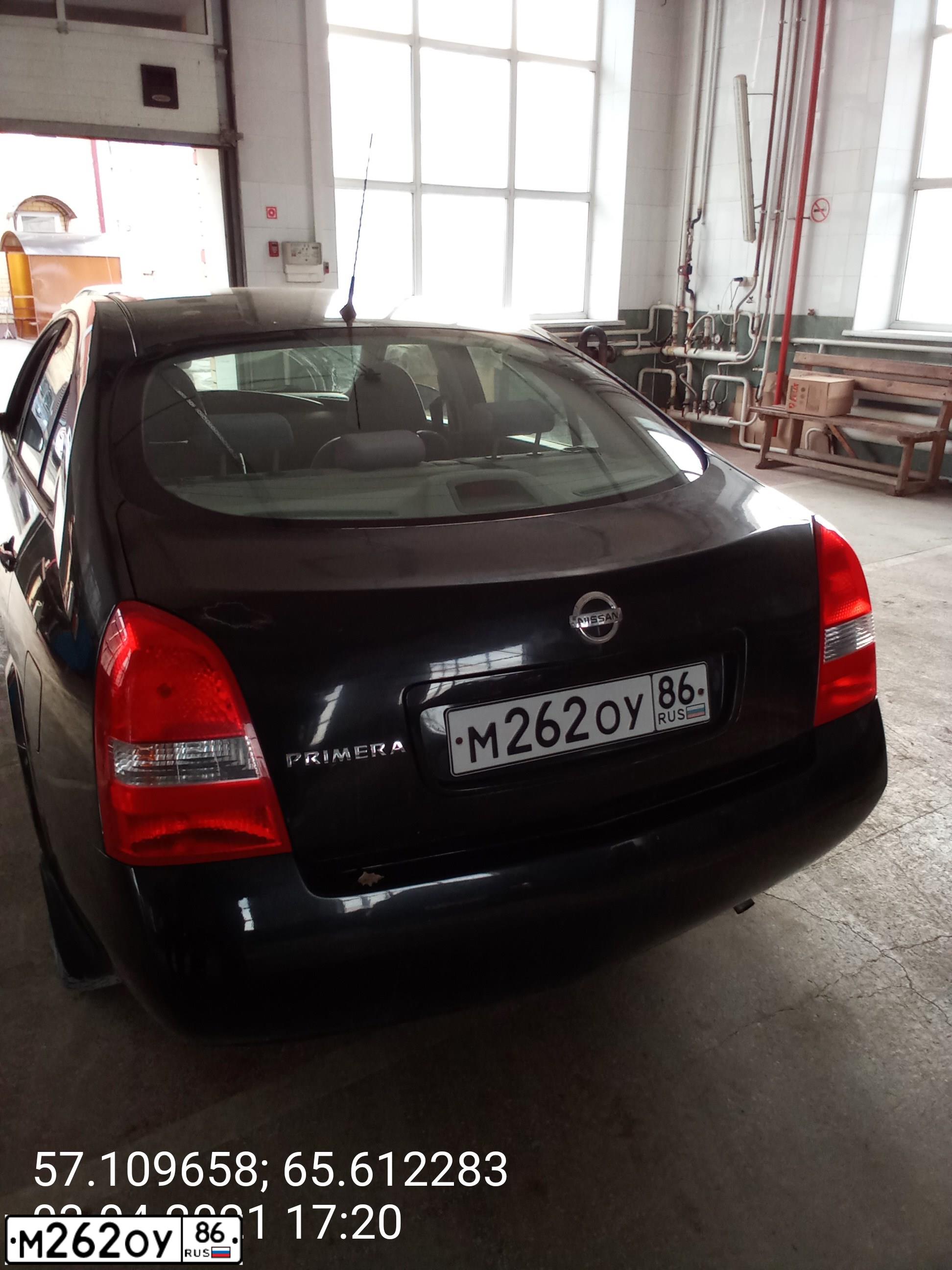 Фото автомобиля NISSAN PRIMERA, 2006 — госномер М262ОУ86. Цвет: ЧЕРНЫЙ