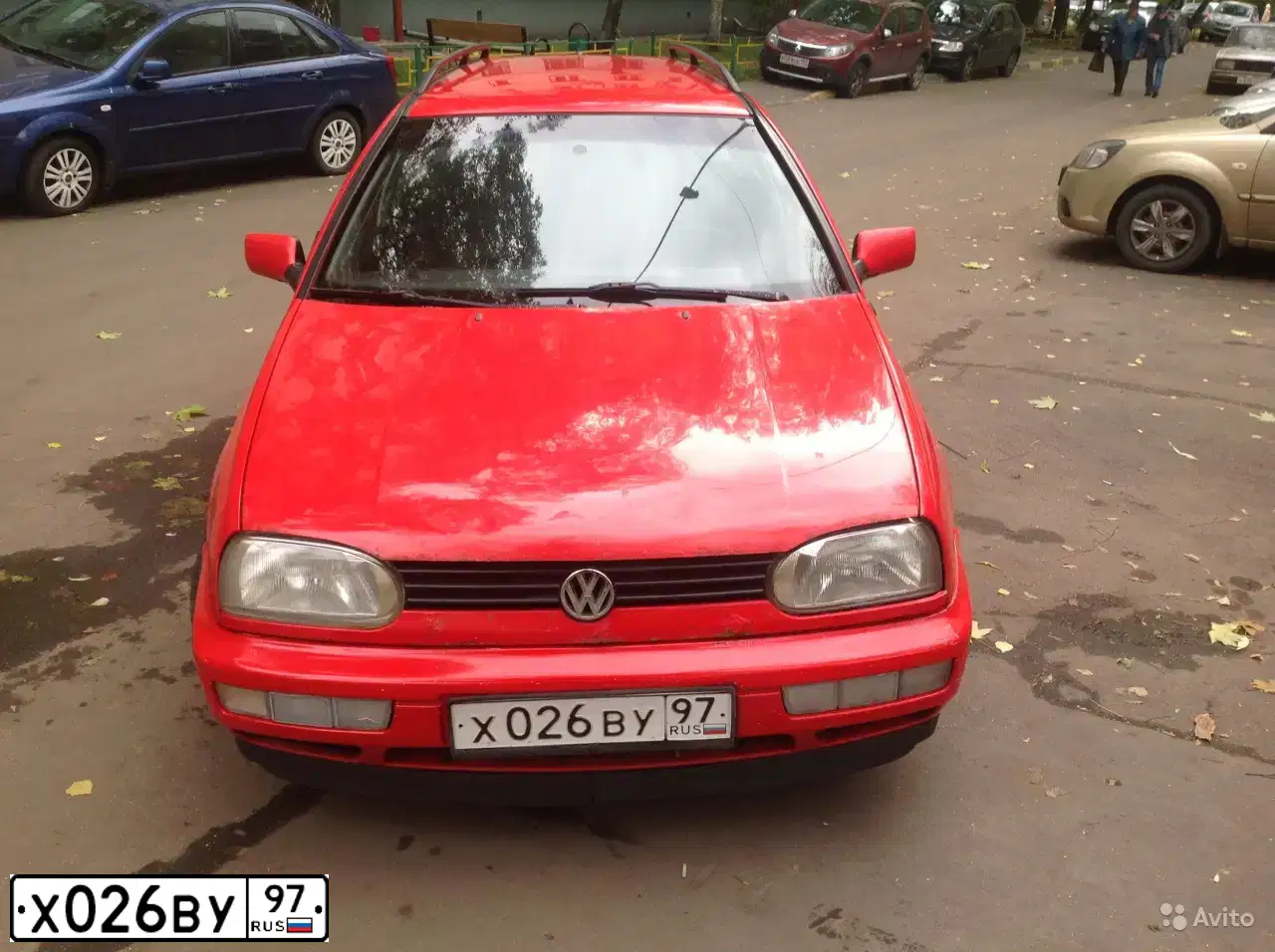 Фото автомобиля VOLKSWAGEN GOLF, 1997 — госномер Х026ВУ97. Цвет: КРАСНЫЙ