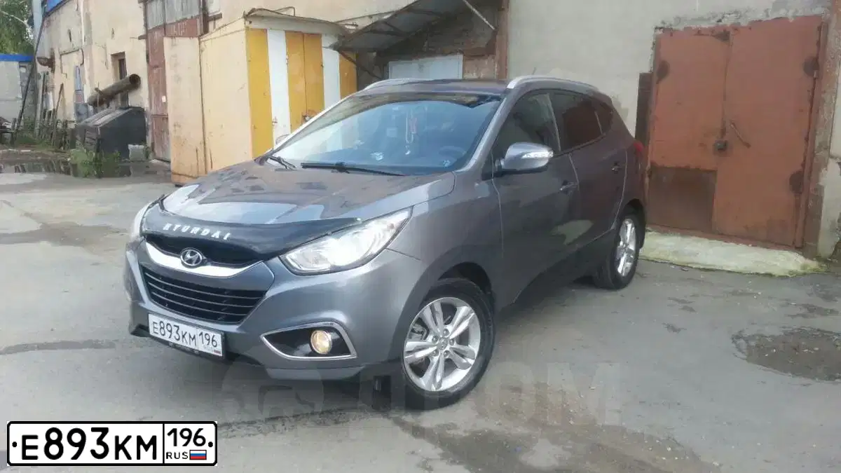 Фото автомобиля HYUNDAI IX35, 2012 — госномер Р947ОВ96. Цвет: СЕРЫЙ