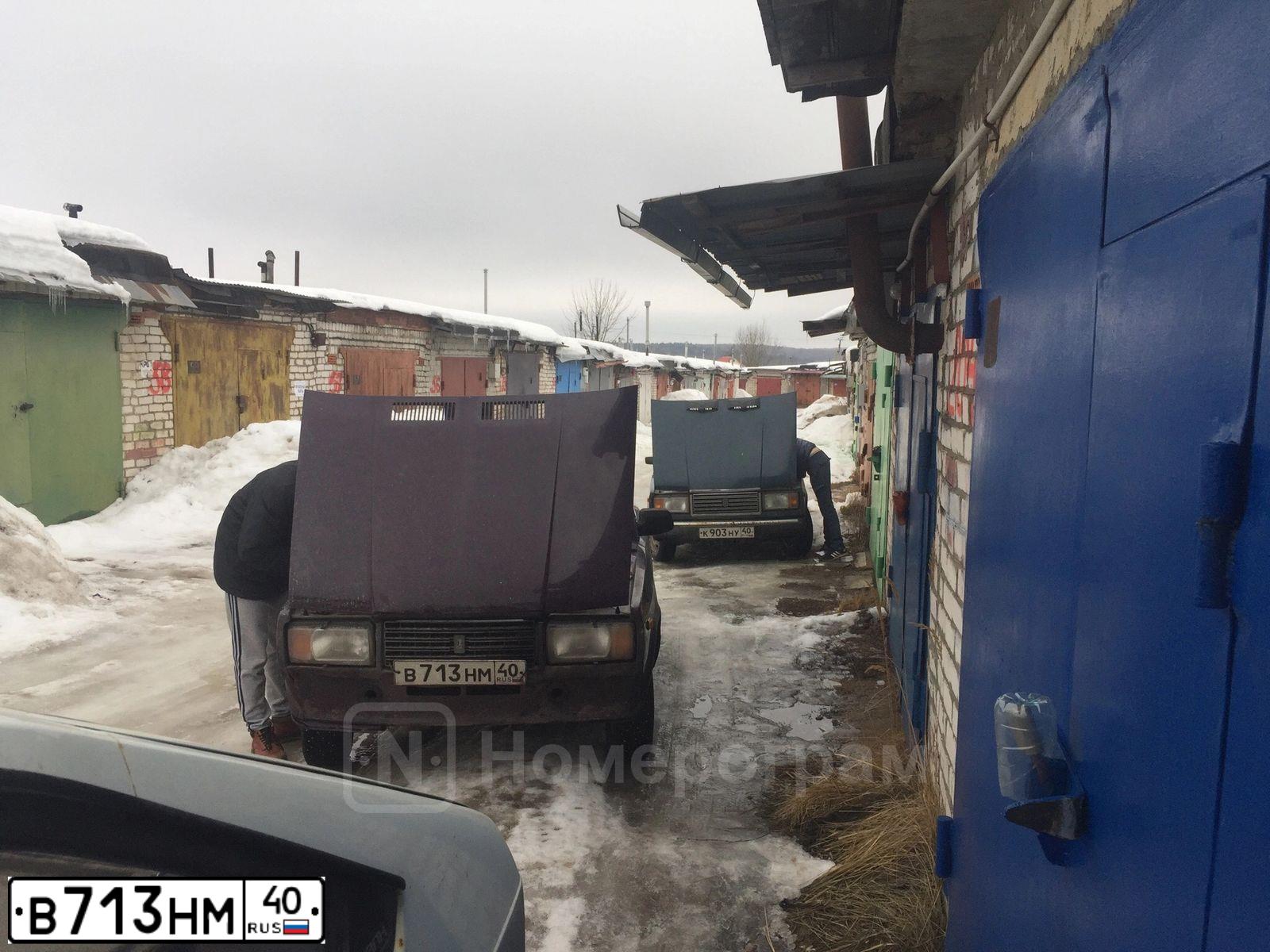 Фото автомобиля LADA 2107 LADA, 2003 — госномер В713НМ40. Цвет: ФИОЛЕТОВЫЙ