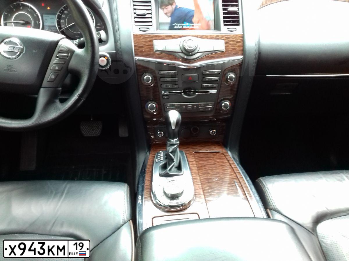 Фото автомобиля NISSAN PATROL, 2011 — госномер А332АА54. Цвет: БЕЛЫЙ