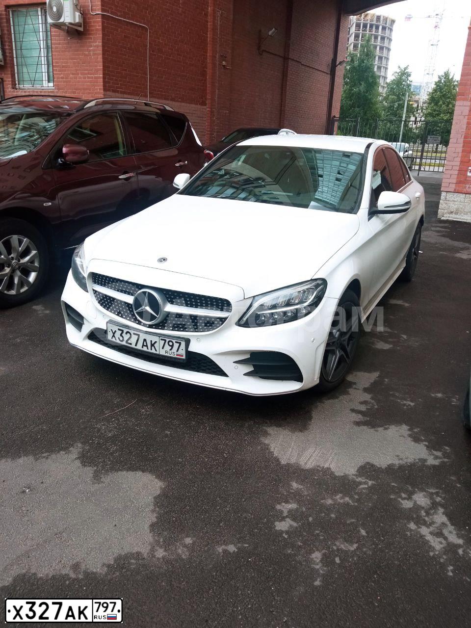 Фото автомобиля MERCEDES C-KLASSE, 2020 — госномер Х327АК797. Цвет: Белый