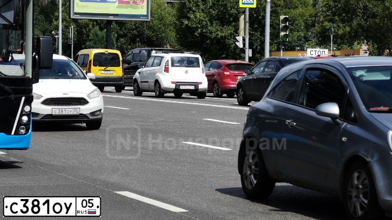 Фото автомобиля FORD FOCUS, 2015 — госномер Р274МЕ761. Цвет: Белый