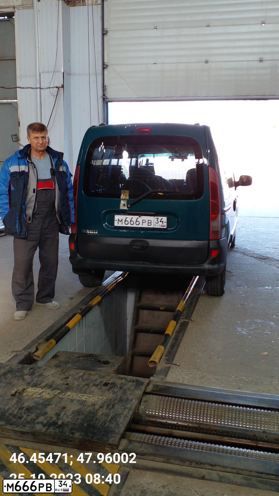 Фото автомобиля LADA 2121 NIVA, 1994 — госномер М666РВ34. Цвет: ВИШНЕВЫЙ