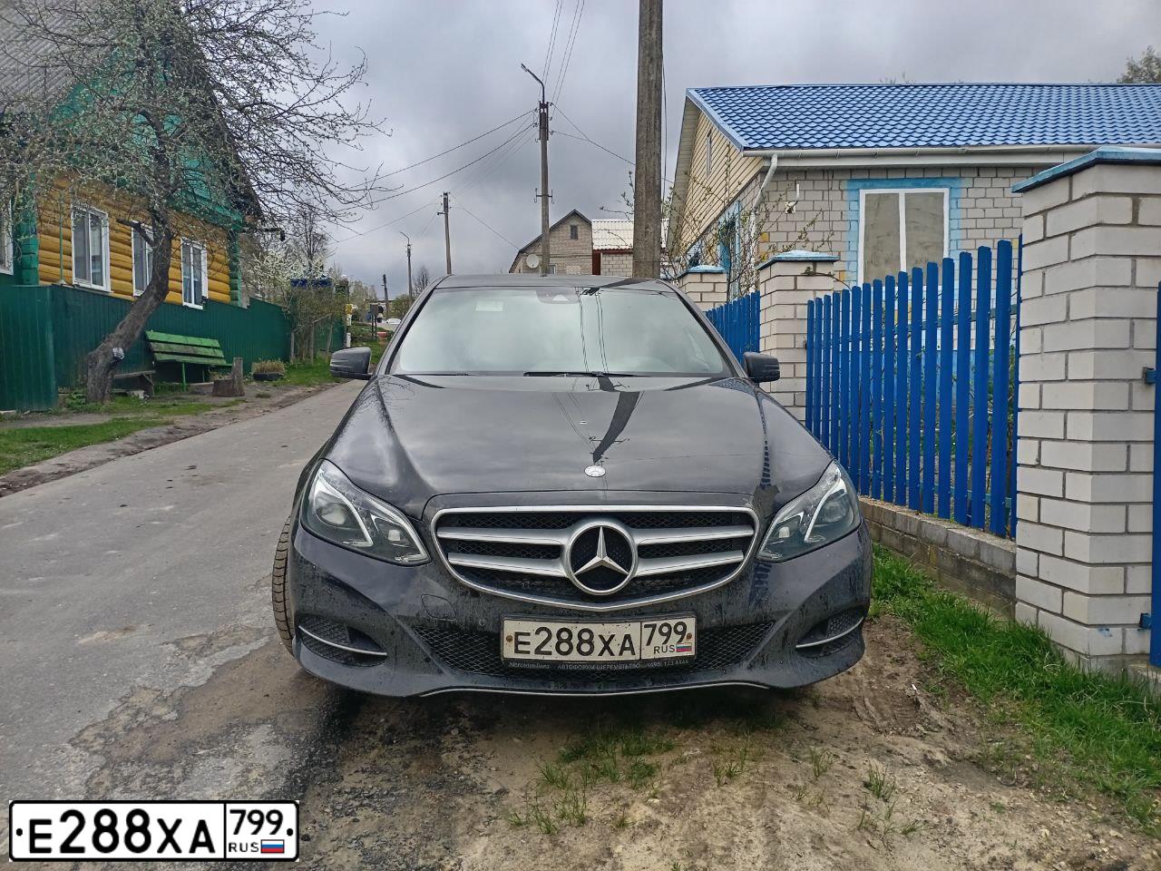 Фото автомобиля MERCEDES E-KLASSE, 2013 — госномер Е288ХА799. Цвет: ЧЕРНЫЙ