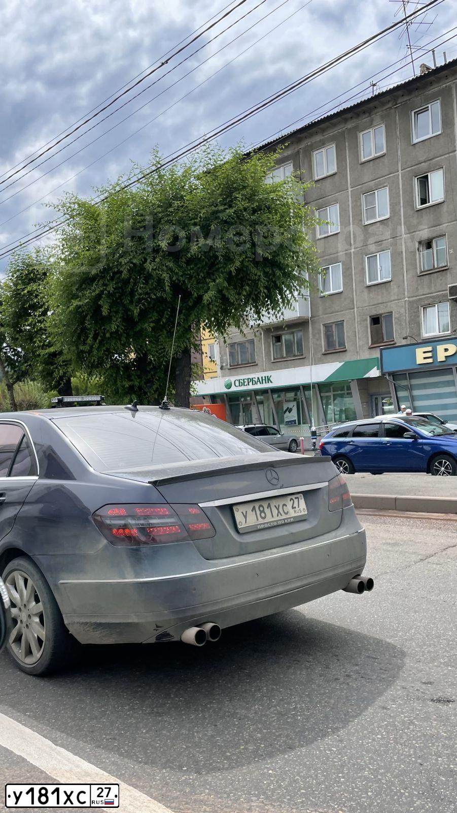 Фото автомобиля MERCEDES E-KLASSE, 2009 — госномер Т904ХТ27. Цвет: ТЕМНО-СИНИЙ