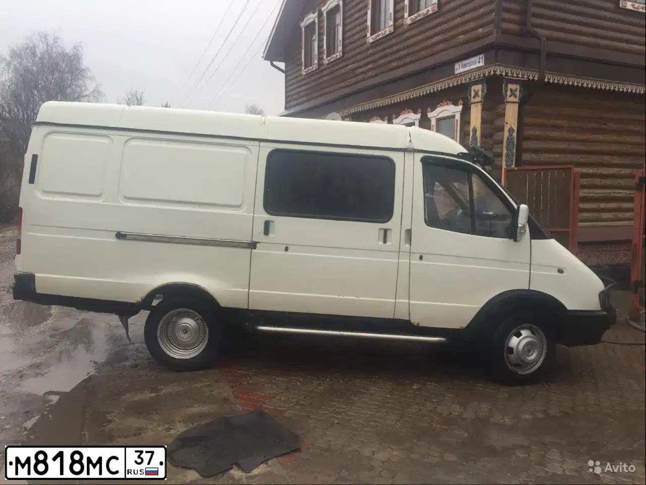 Фото автомобиля GAZ 2705 EL, 2000 — госномер М818МС37. Цвет: СЕРО-БЕЛЫЙ