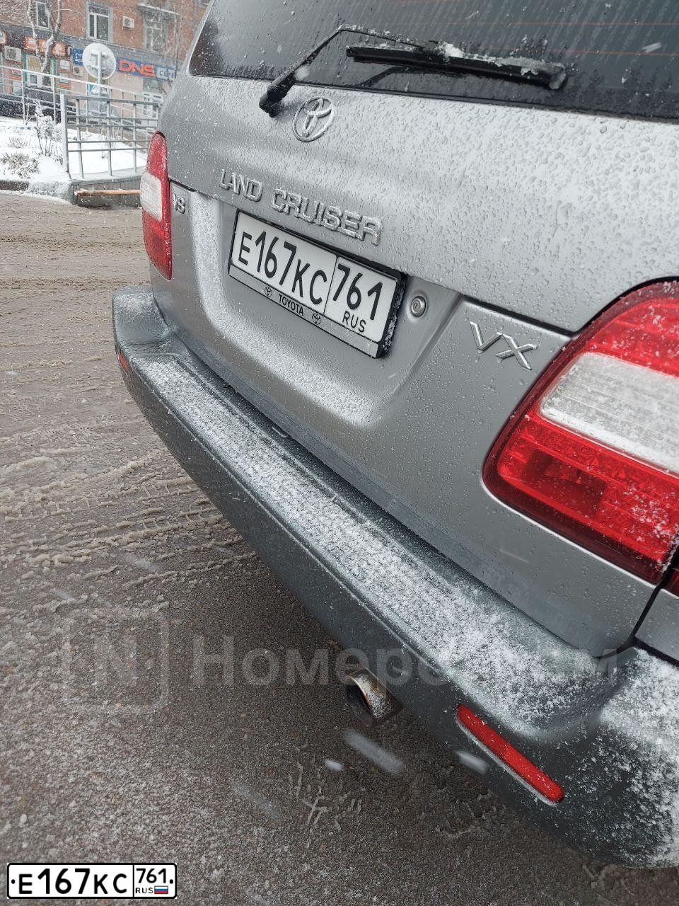 Фото автомобиля TOYOTA LANDCRUISER, 1999 — госномер Е167КС761. Цвет: СЕРЫЙ