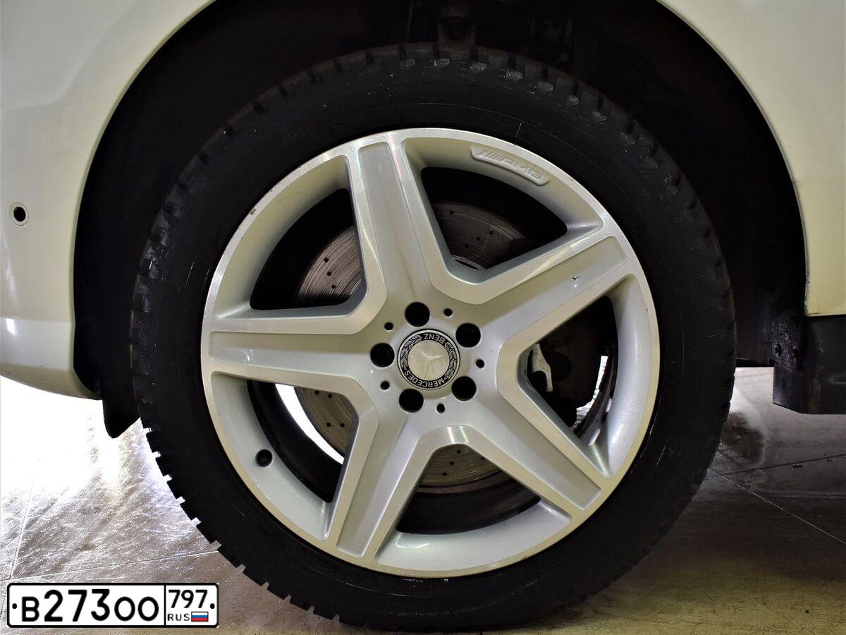 Фото автомобиля MERCEDES M-KLASSE, 2013 — госномер Т001ММ69. Цвет: Белый