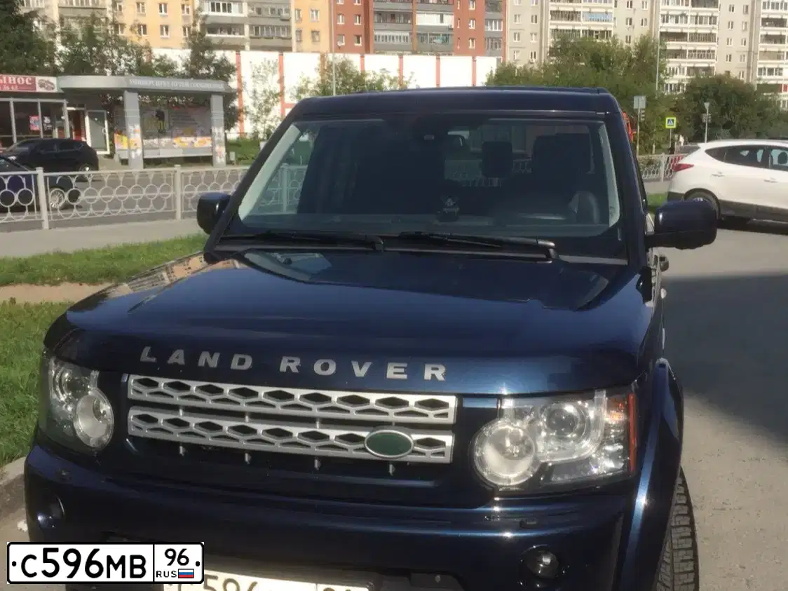 Фото автомобиля LAND ROVER DISCOVERY, 2013 — госномер Т920МС196. Цвет: СИНИЙ
