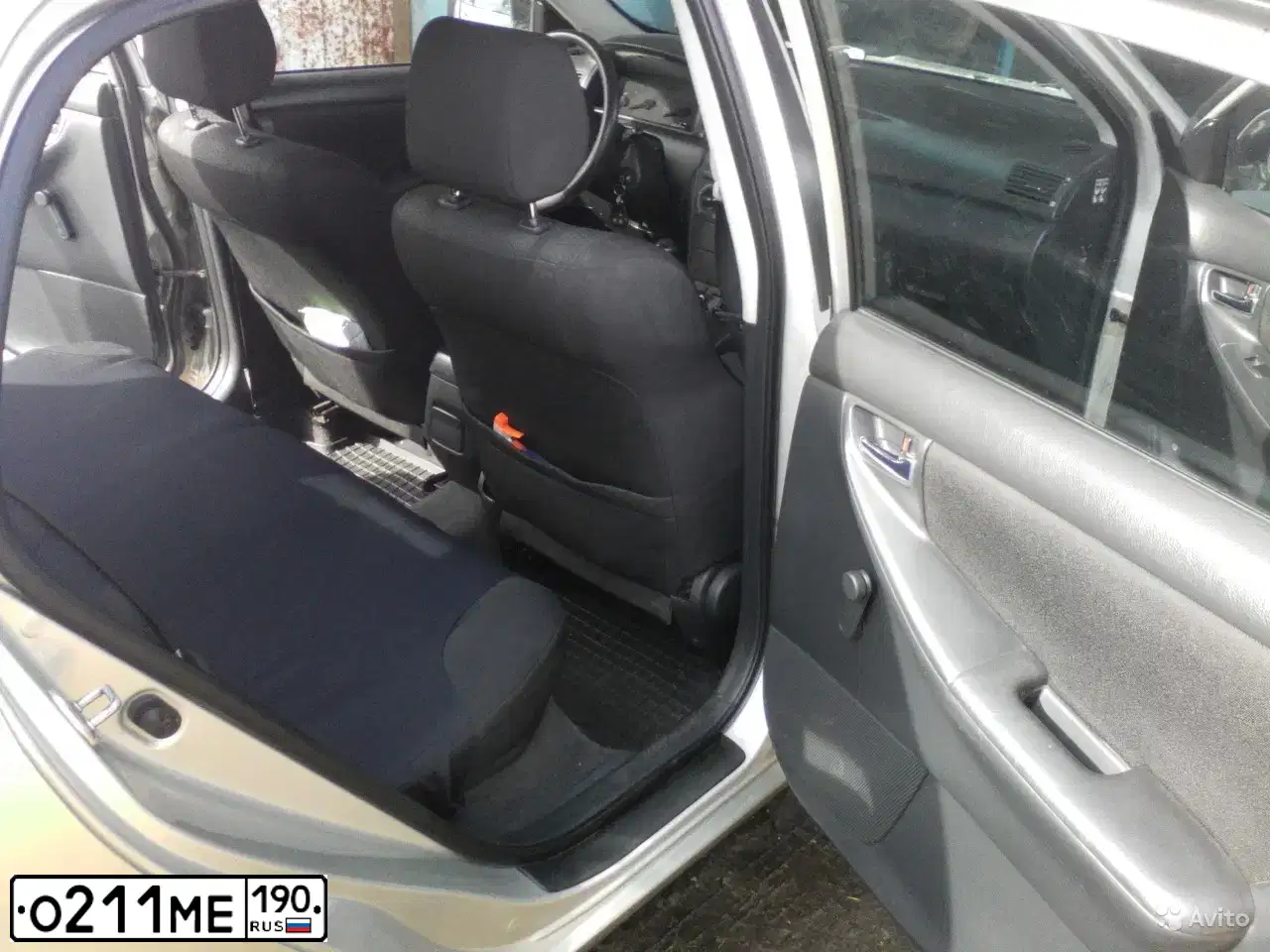 Фото автомобиля TOYOTA COROLLA, 2006 — госномер Р933НО124. Цвет: СЕРЫЙ