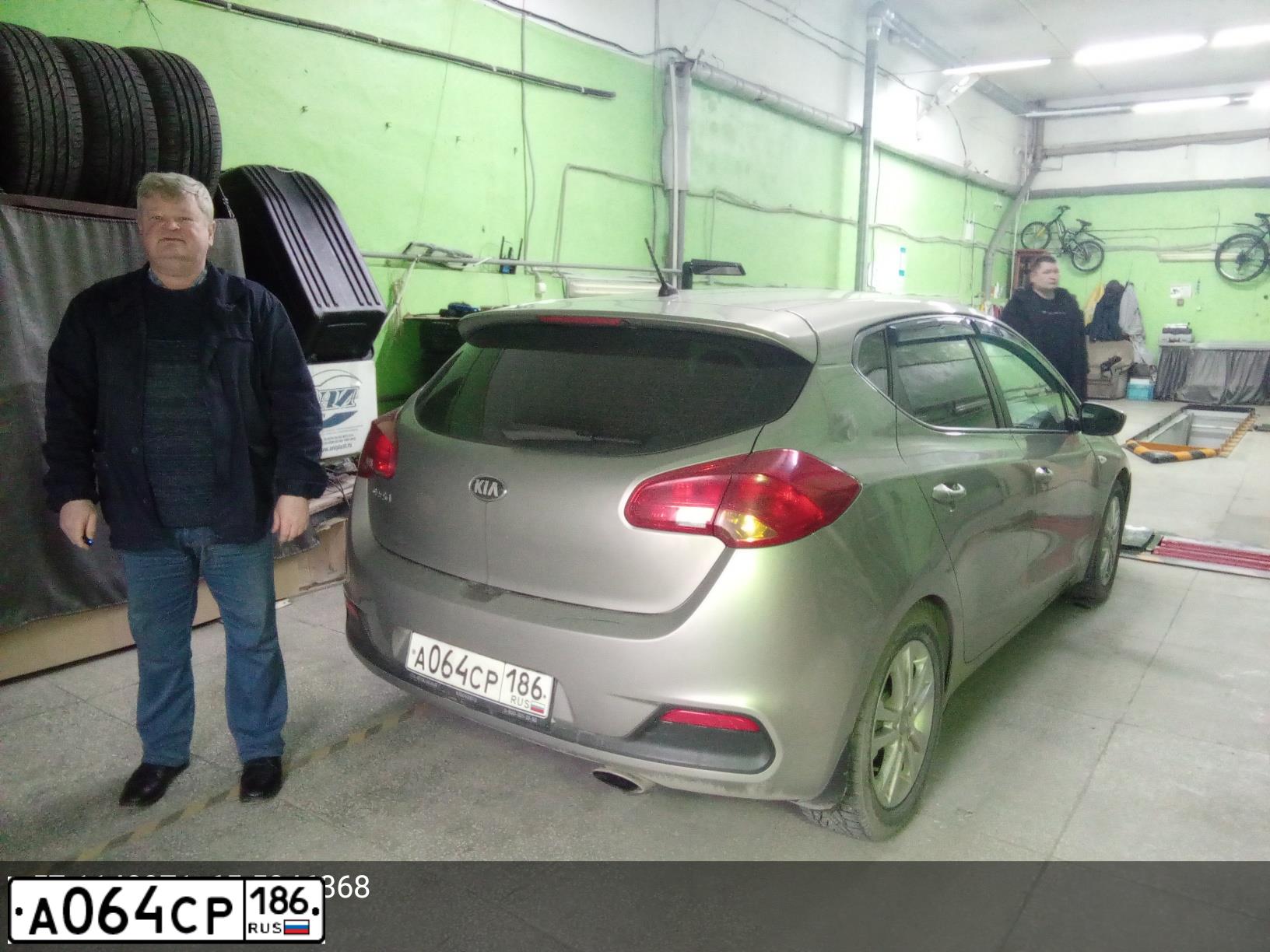 Фото автомобиля KIA CEED, 2012 — госномер Т793МЕ196. Цвет: Серебристый