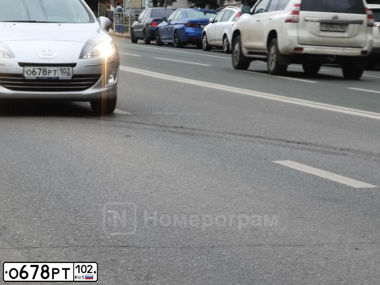 Фото автомобиля PEUGEOT 408, 2013 — госномер О678РТ102. Цвет: СЕРЕБРИСТЫЙ