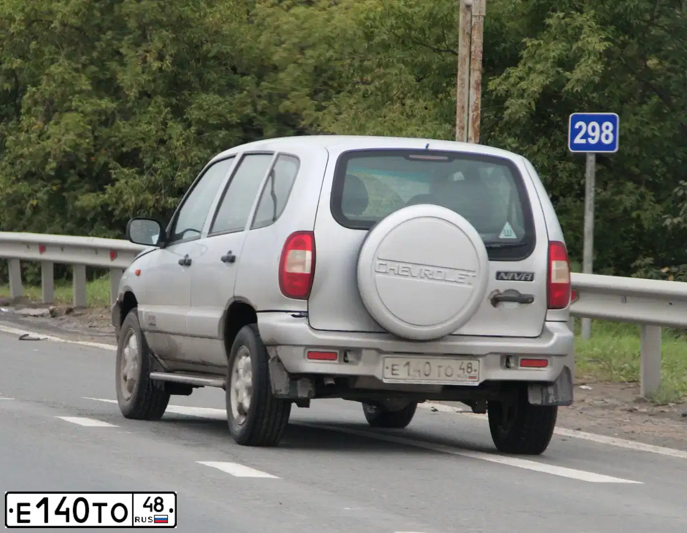 Фото автомобиля CHEVROLET NIVA, 2005 — госномер А626НА136. Цвет: СВЕТЛО СЕРЕБ МЕТАЛЛ