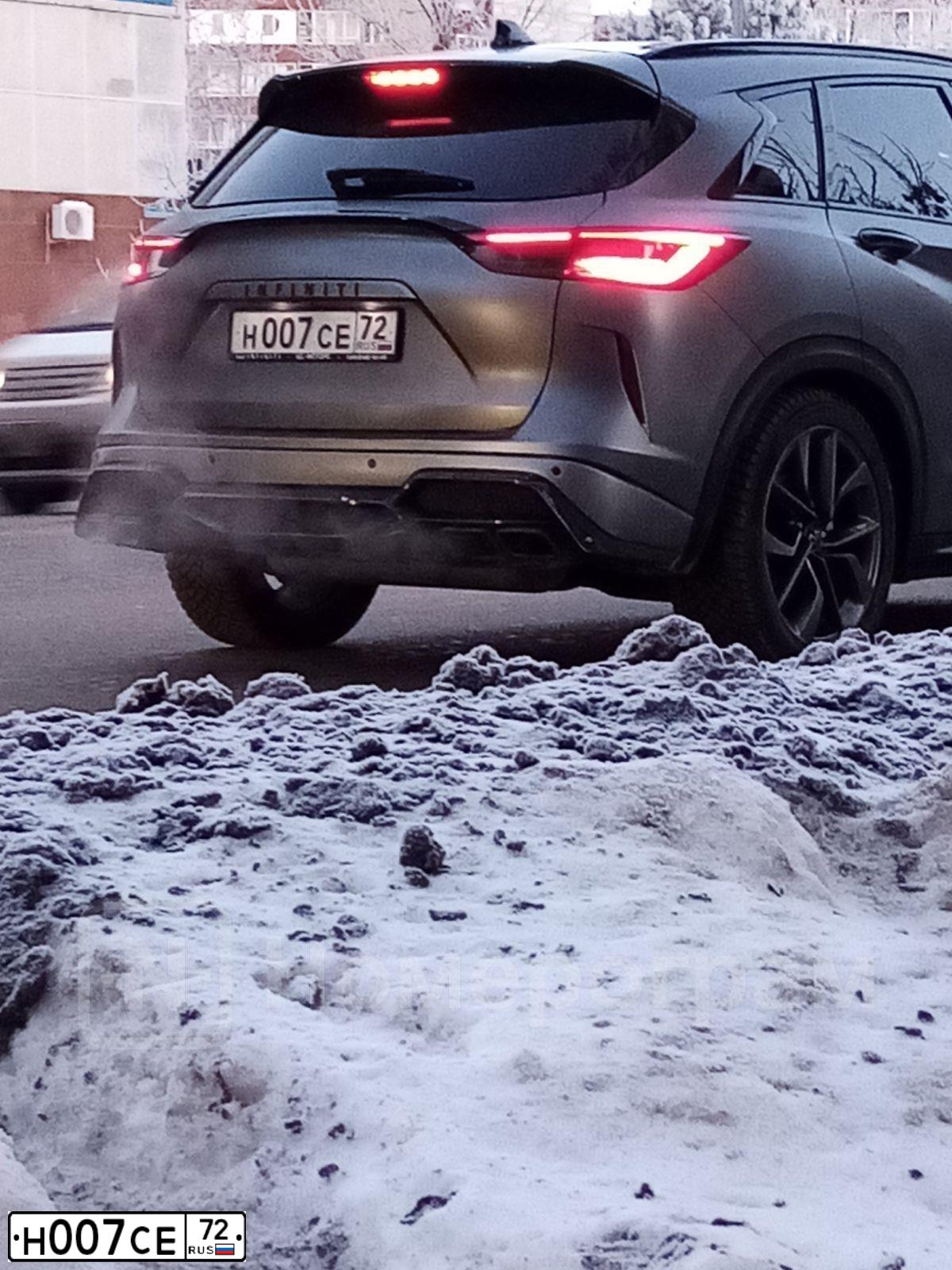 Фото автомобиля INFINITI QX50, 2021 — госномер Е444ХС186. Цвет: СЕРЫЙ