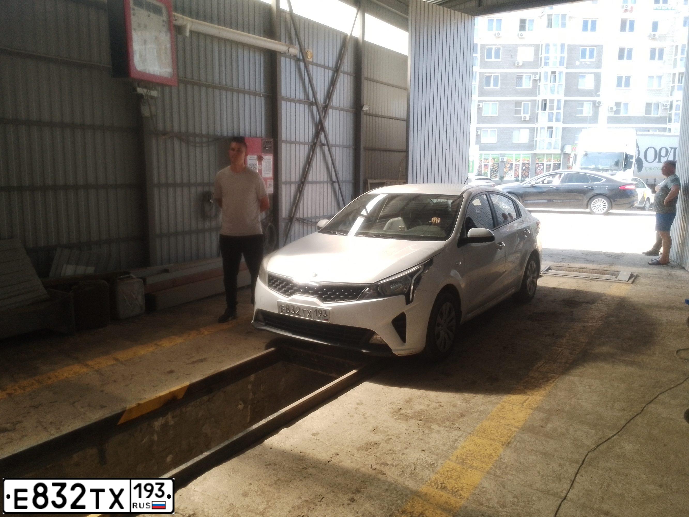 Фото автомобиля KIA Rio, 2021 — госномер С013НС193