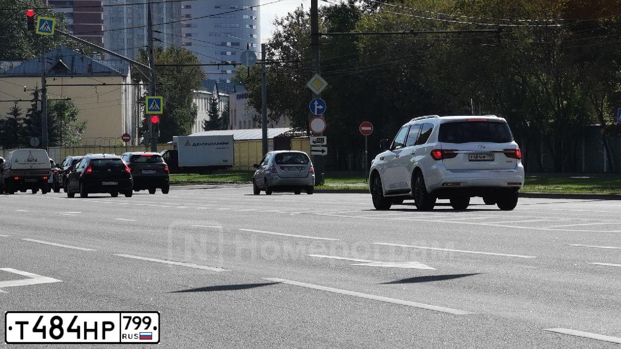 Фото автомобиля INFINITI QX80, 2019 — госномер Н299АР13. Цвет: Белый