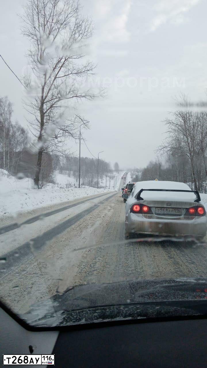 Фото автомобиля HONDA CIVIC, 2006 — госномер Т268АУ116. Цвет: серебристый
