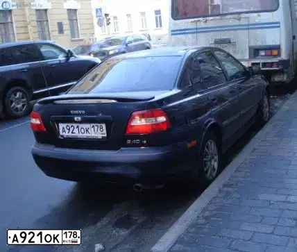 Фото автомобиля VOLVO S40, 2004 — госномер О097УО78. Цвет: ЧЕРНЫЙ