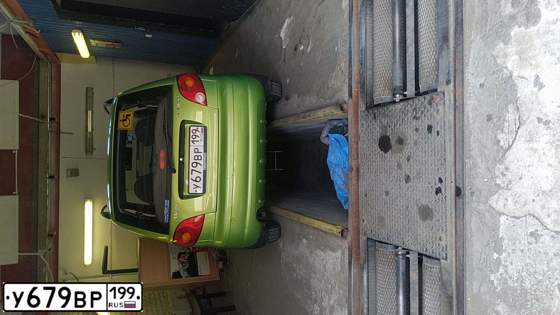 Фото автомобиля DAEWOO MATIZ, 2007 — госномер У679ВР199. Цвет: САЛАТОВЫЙ