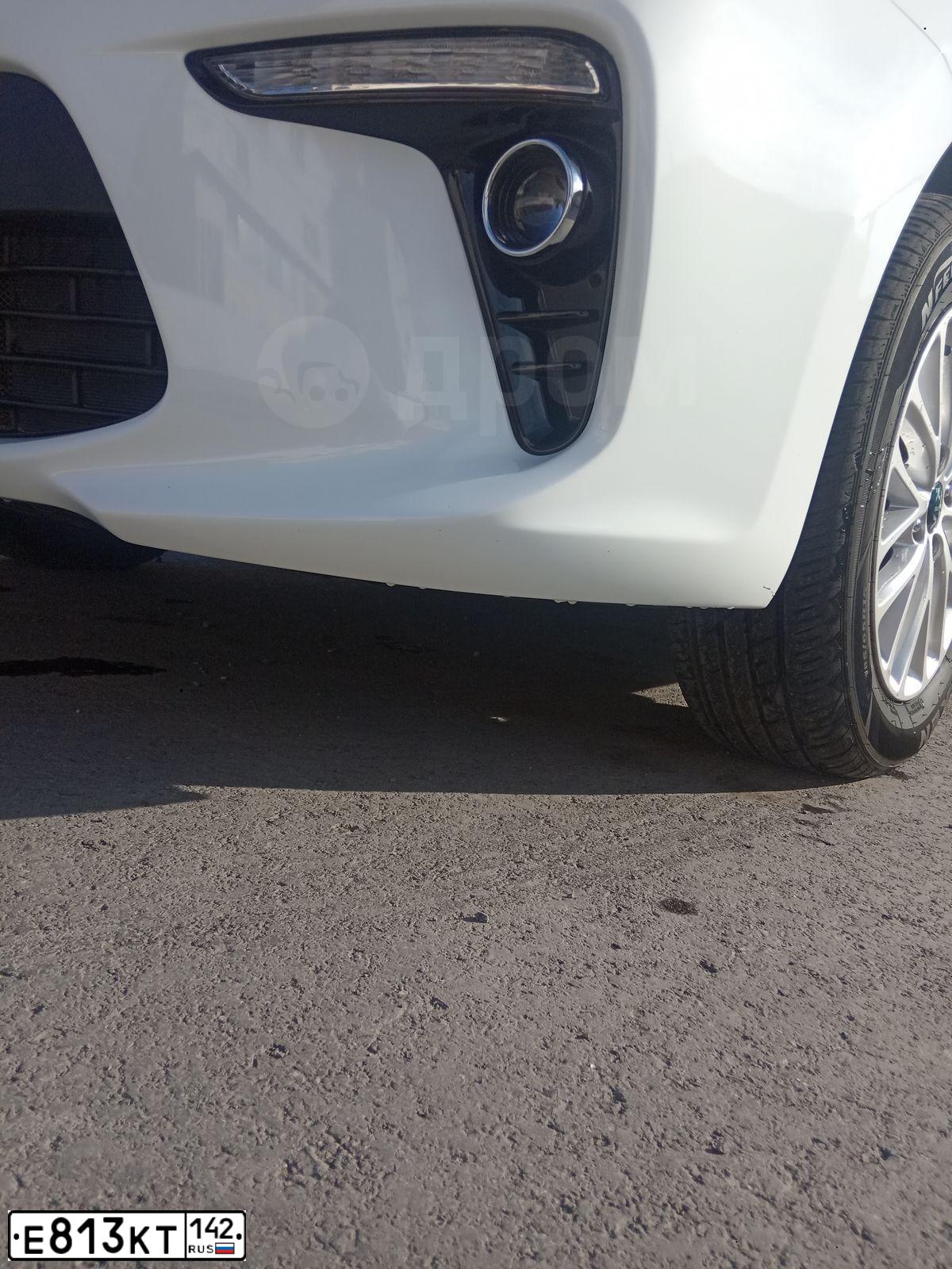 Фото автомобиля KIA RIO, 2020 — госномер Е813КТ142. Цвет: Белый