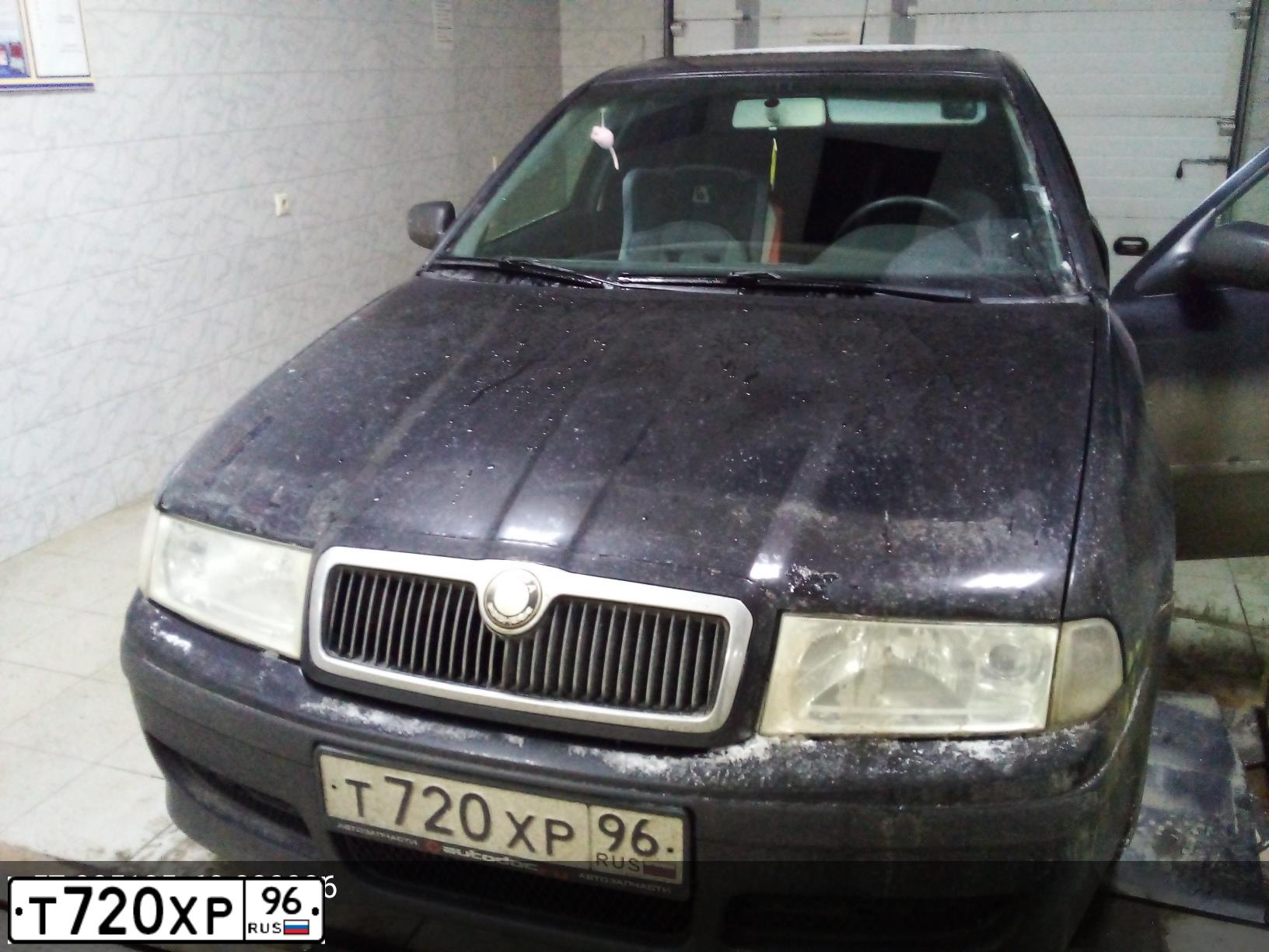 Фото автомобиля SKODA ШКОДА ОКТАВИЯ, 2008 — госномер Т720ХР96. Цвет: ЧЕРНЫЙ