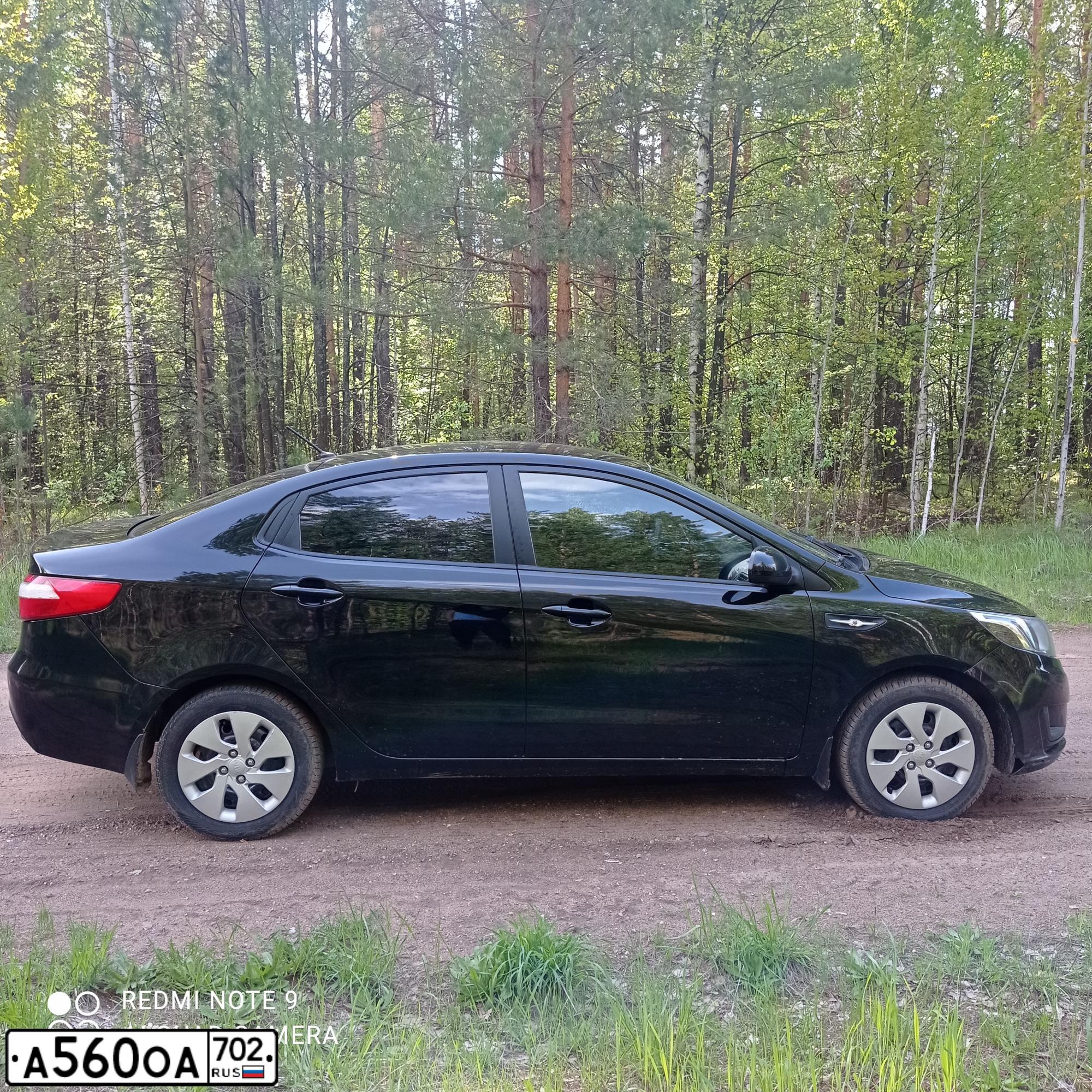 Фото автомобиля KIA RIO, 2013 — госномер С565АР18. Цвет: ЧЕРНЫЙ
