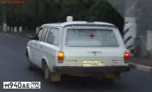 Фото автомобиля GAZ 3102 WOLGA, 2007 — госномер Т574ТТ05. Цвет: Белый