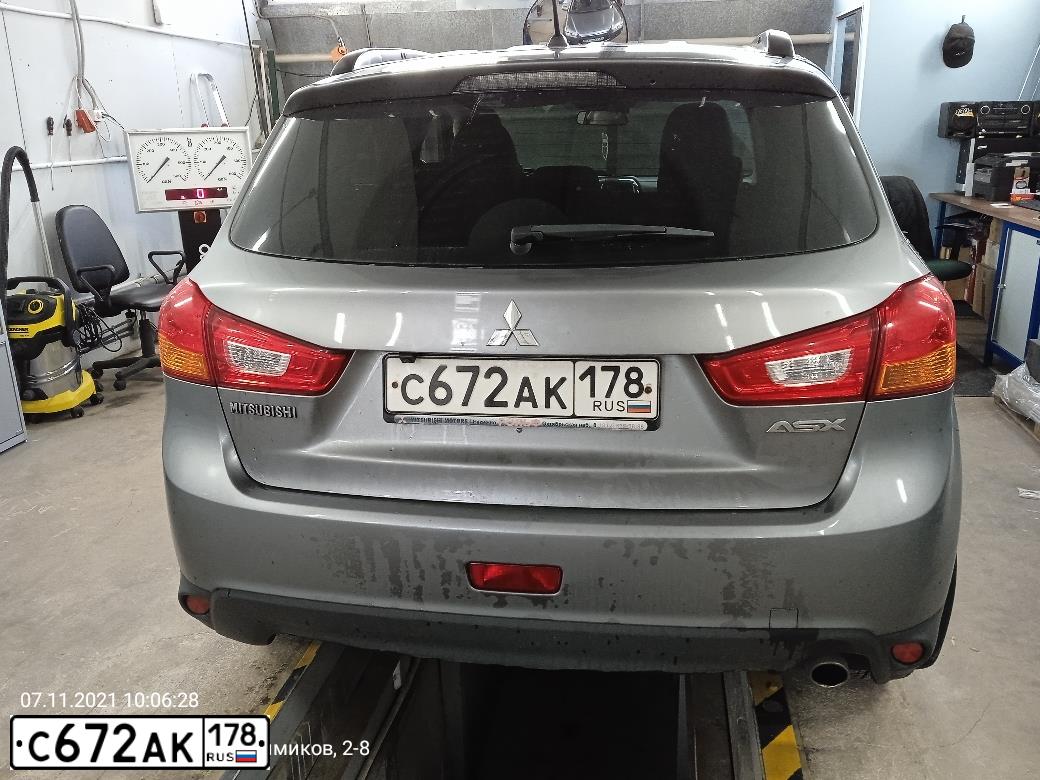 Фото автомобиля MITSUBISHI ASX, 2014 — госномер С672АК178. Цвет: СЕРЫЙ